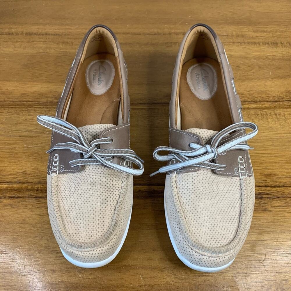 Clarks Perforated Suede Womens Boat Shoe Sneaker Size 9.5